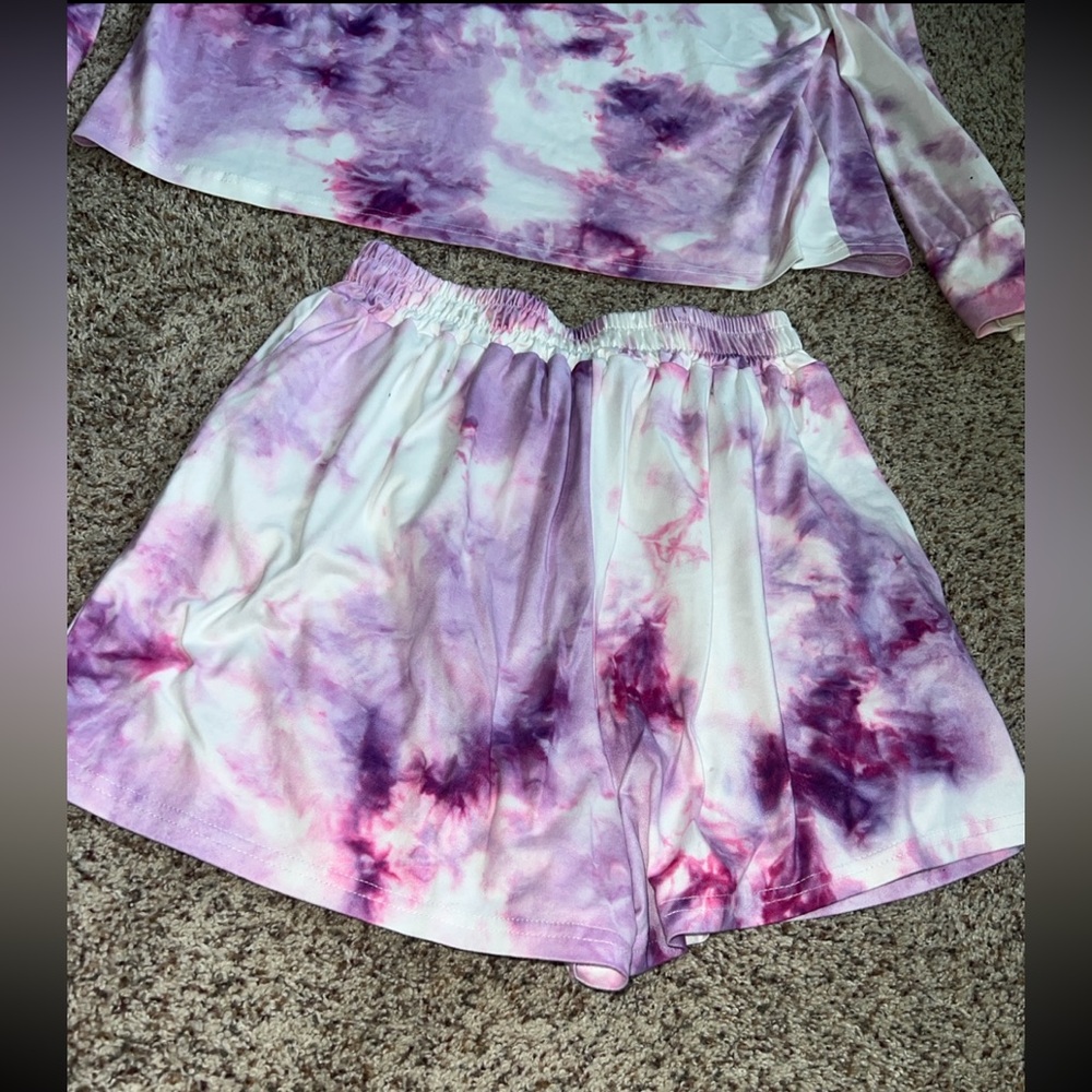 Shein purple tie dye lounge set | long sleeve top + shorts | size m - Picture 5 of 11